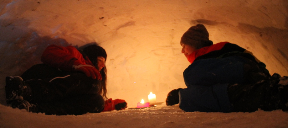 Candlelight Iglu